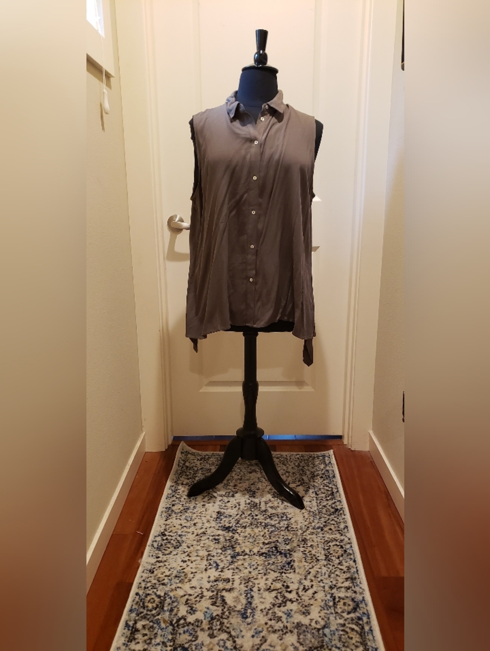 Fever Sleeveless Oversize Button-Front Blouse - Brown/Gray